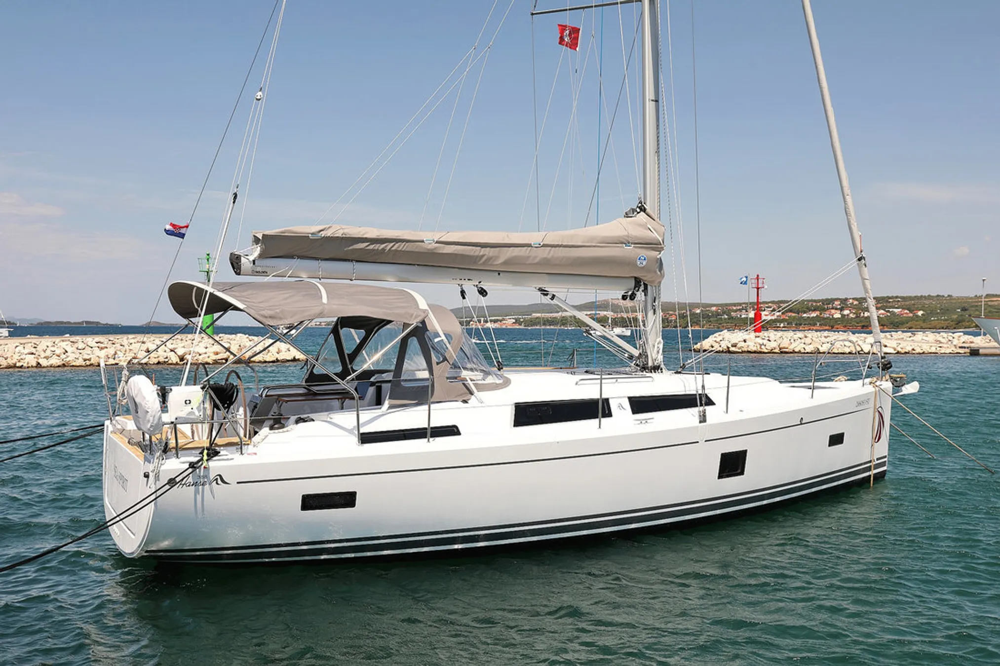 Yachtcharter Hanse 388 „Chablis“